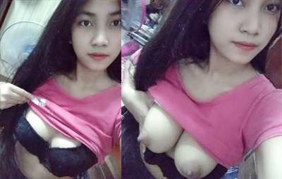 Đinh Hoàng Oanh 2Ka9 Chót Dại Khoe Vú Bự Để Bạn Trai Quay Màn Hình